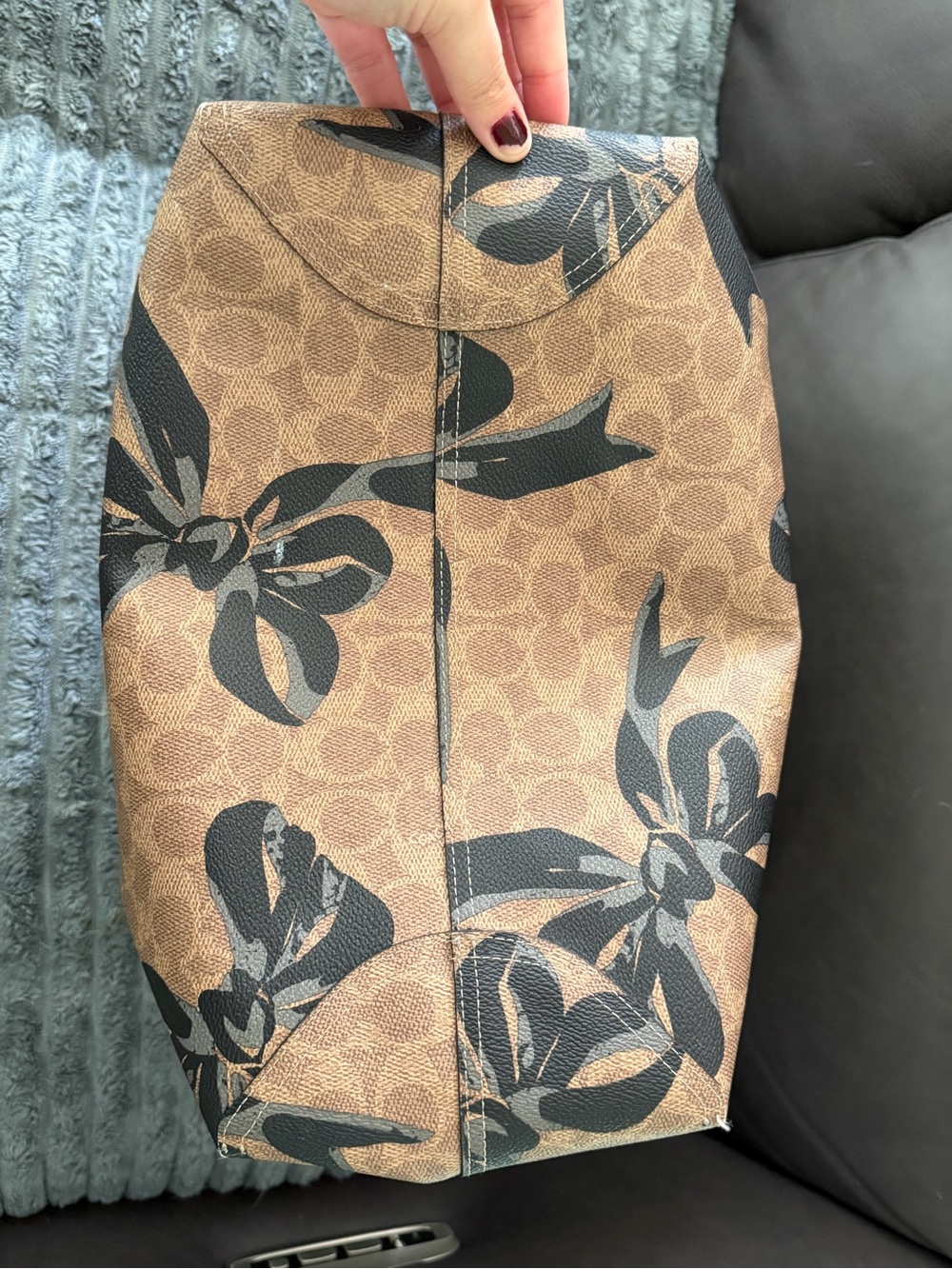 Coach Tan and Black Bow Logo Tote with Black Accents - Picture 5 of 10